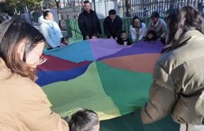 大手拉小手，共赴成长之约